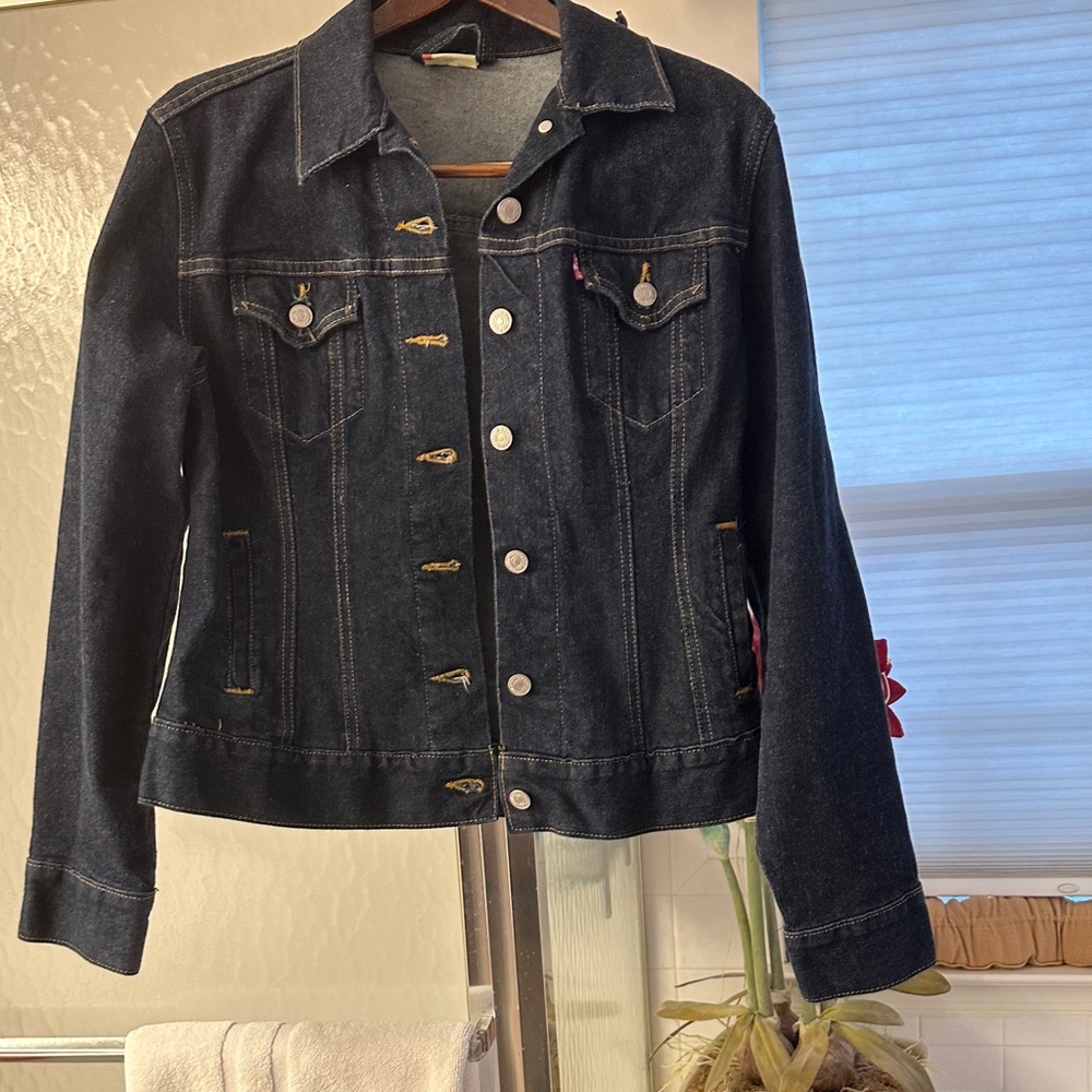 Levi's Women's Dark Blue Wash Red Tab denim Trucker Jacket